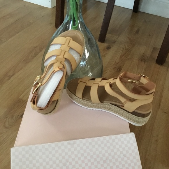 Soda Espadrilles Flatform size 8.5 - Picture 1 of 5